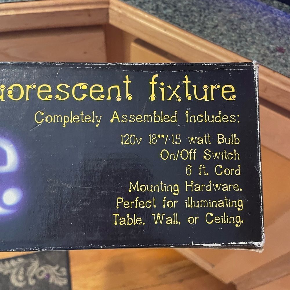 Hot Topic Vintage blacklite fluorescent light fixture. HTF - Picture 3 of 7
